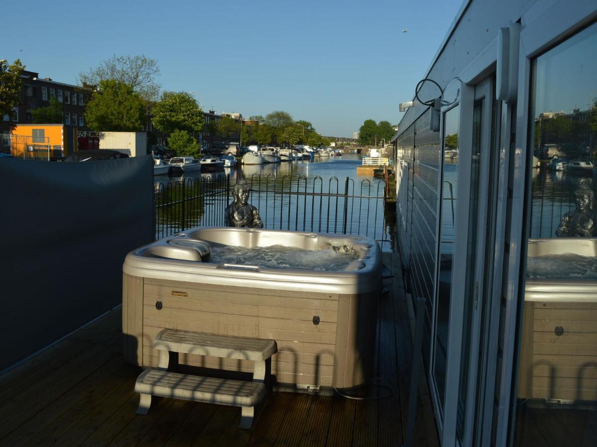 Hotel Beautiful Houseboat With Terrace Jacuzzi à La Haye Extérieur photo